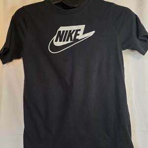 Boys Youth Nike Tee t-Shirt Size Large